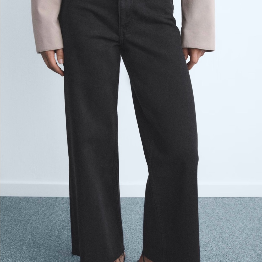 MANGO HIGH-RISE BLACK JEANS (CATHERIN CULOTTE STYLE)
